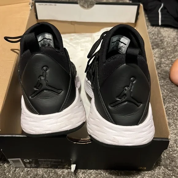 JORDAN FORMULA 23 Sneakers